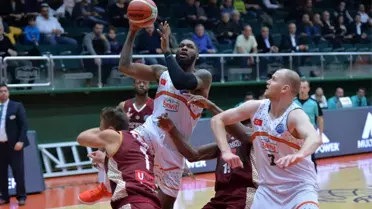 Banvit Farka Koştu