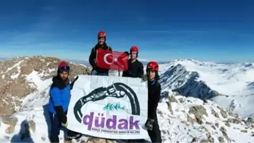 Düzce Üniversitesi Dağcılık Kulübü Öğrencileri Tırmanışta