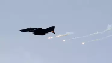 İsrail Şafakta Gazze'yi Bombaladı