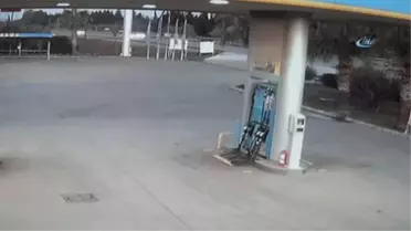 Traktörün Altında Kalarak Feci Şekilde Can Verdi...kaza Anı Kamerada