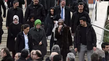Yavuz Yılmaz'ın Cenazesinde Duygusal Anlar! Berna Yılmaz, Emine Erdoğan'a Sarılıp Ağladı