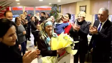 100. Yaş Gününü Pasta Keserek Kutladı