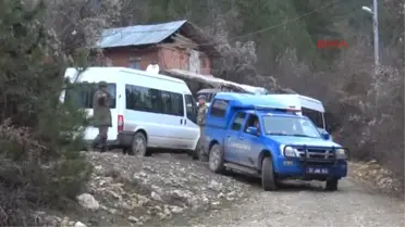 Kastamonu Komandolar Kastamonu'da Yangın Sonrası Kayıplara Karışan 5 Kişilik Ailenin Cesedini Arıyor
