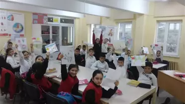 Öğrenciler, Mektup ve 'Alay Marşı' ile Askerlere Moral Verdi