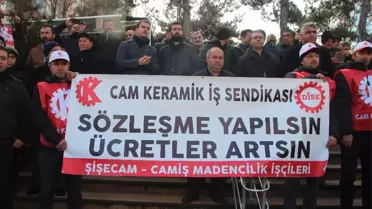 Fabrika İşçileri Aileleriyle Beraber Eylem Yaptı