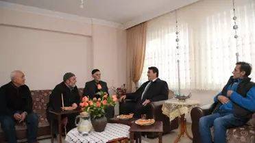Dündar'dan Çat Kapı Ev Ziyareti