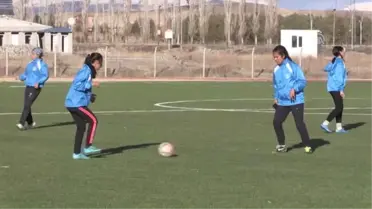 Şampiyonluk Kupasını 'Uçan Kız' İçin Kaldırmak İstiyorlar