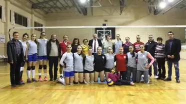 Başkan Gençer'den Başarılı Voleybolculara Yılbaşı Morali