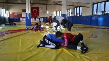 Mersin Güreş Eğitim Merkezi'nde Geleceğin Güreşçileri Yetişiyor