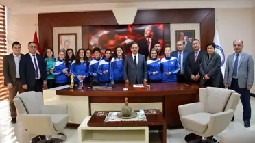 Ereğli Belediyespor Genç Kızlar Futbol Takımı'na Ödül