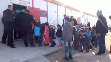 Midyat'ta Mülteci Çocuklar İçin Tiyatro Gösterisi Yapıldı