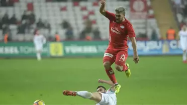 Antalyaspor'da El Kabir'in Kiloları Olay Oldu