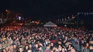 Kuşadalılar Yeni Yıla Manga Konseri ile Girdi