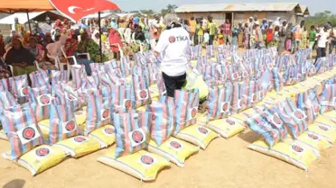 Kamerun'da Orta Afrikalı Göçmenlere Gıda Yardımı