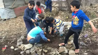 Sınır Çocuklarının Bayrak Sevgisi
