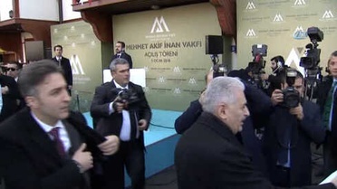 Başbakan Yıldırım: 'Ptt Yarım Milyar Civarında Kar Ediyor'