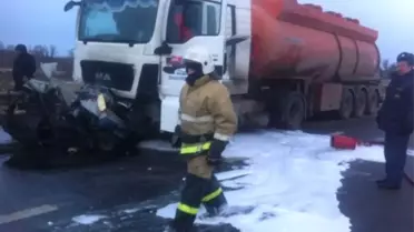 Rusya'da Yakıt Tankeriyle Otomobil Çarpıştı: 5 Ölü