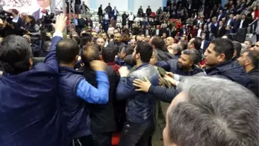 CHP'de Yumruklu Kongre