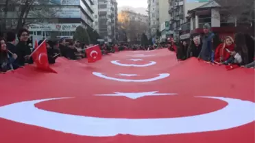 Sarıkamış Harekatı'nı Dev Türk Bayrağı Taşıyarak Andılar
