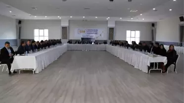Artvin'de 'Şehirlerin Ekonomik Beklentileri Paneli' Gerçekleştirildi