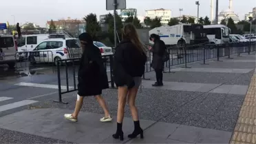 Oyuncu Feyza Civelek'e Polise Mukavemet Gözaltısı