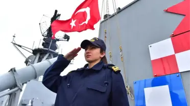 Türk Savaş Gemisinin Perisi