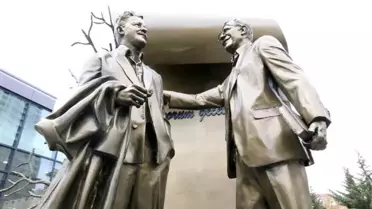 Nazım Hikmet ve Zülfü Livaneli Anıtı Açılıyor