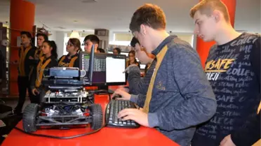 Lise Öğrencileri Sürücüsüz Araç Tasarladı