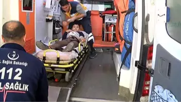 Okul Bahçesinde Oyun Oynayan Çocuğun Göğsüne Demir Şiş Saplandı