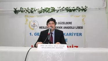Rektör Yardım, Öğrencilerle Bir Araya Geldi
