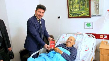 Karacoşkun'dan Şair Şahmaranoğlu'na Geçmiş Olsun Ziyareti