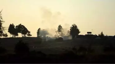 TSK, Afrin'de PYD Mevzilerini Vurdu! Top Sesleri İlçe Merkezinden Duyuldu