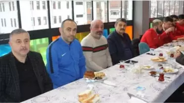 Başkan Akın, Bartınspor Yönetimi ve Futbolcularıyla Kahvaltıda Buluştu