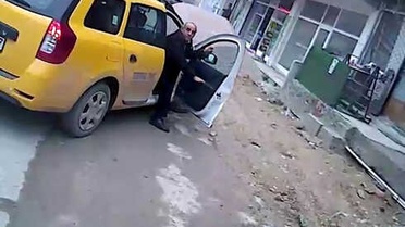 Özel Halk Otobüsünü Çaldı, Yakalanacağını Anlayınca Otobüsü Bırakıp Kaçtı