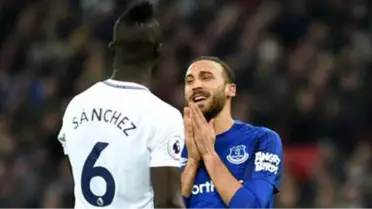 Everton, Cenk'i Beslemek İçin Walcott'u Transfer Edecek
