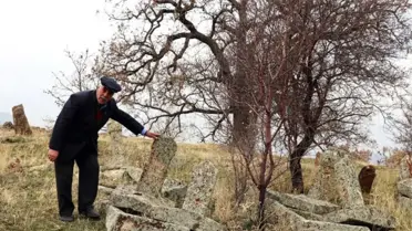 Malatya'da Osmanlı Dönemine Ait Mezarlardaki Şekiller Gizemini Koruyor