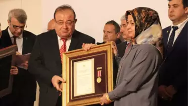 Şehit Yakınlarına Devlet Övünç Madalyası