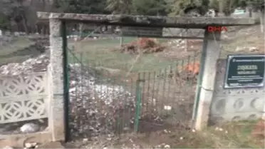 Bursa'da 'mezar Bakım Parasına' Tepki