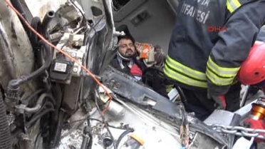 Konya Sıkışan Sürücü 1.5 Saatte Kurtarıldı