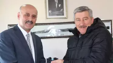 Emekli Olan Personele Cumhuriyet Altını Takdim Edildi