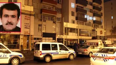 'Annemi Dövme' Dedi, Dinlemeyen Babasını Bıçakla Öldürdü