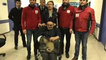 Evi Yanan Yaşlı Adam Kurtardığı Kedisine Kavuştu