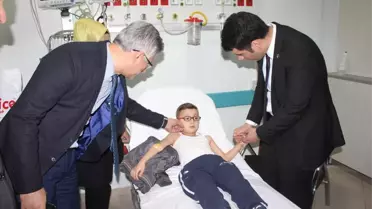 Görme Engelli Öğrenci Karnesini Hastanede Aldı