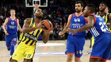 Anadolu Efes - Fenerbahçe Doğuş: 84-89