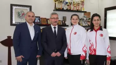 Başkan Yaralı Başarılı Tekvandocuları Altınla Ödüllendirdi