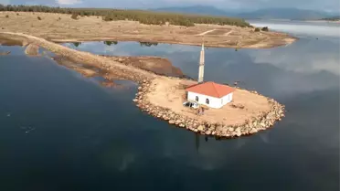 Gölün Ortasındaki Cami İbadete Açıldı