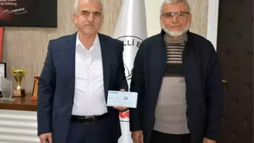 Konyalı Hayırsever İş Adamından Öğrencilere Giysi Yardımı