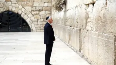 Pence, Ağlama Duvarını Ziyaret Etti