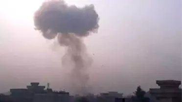 Afganistan'da Bomba Yüklü Araç Patlatıldı