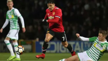 Manchester United Farklı Kazandı